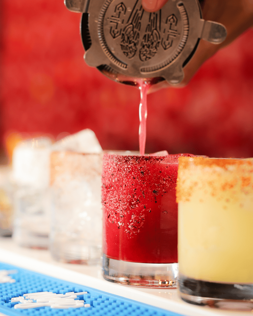 ellugarcantinadrinks